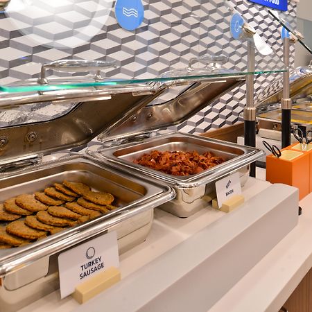 Holiday Inn Express Ontario By Ihg Creekside Ngoại thất bức ảnh