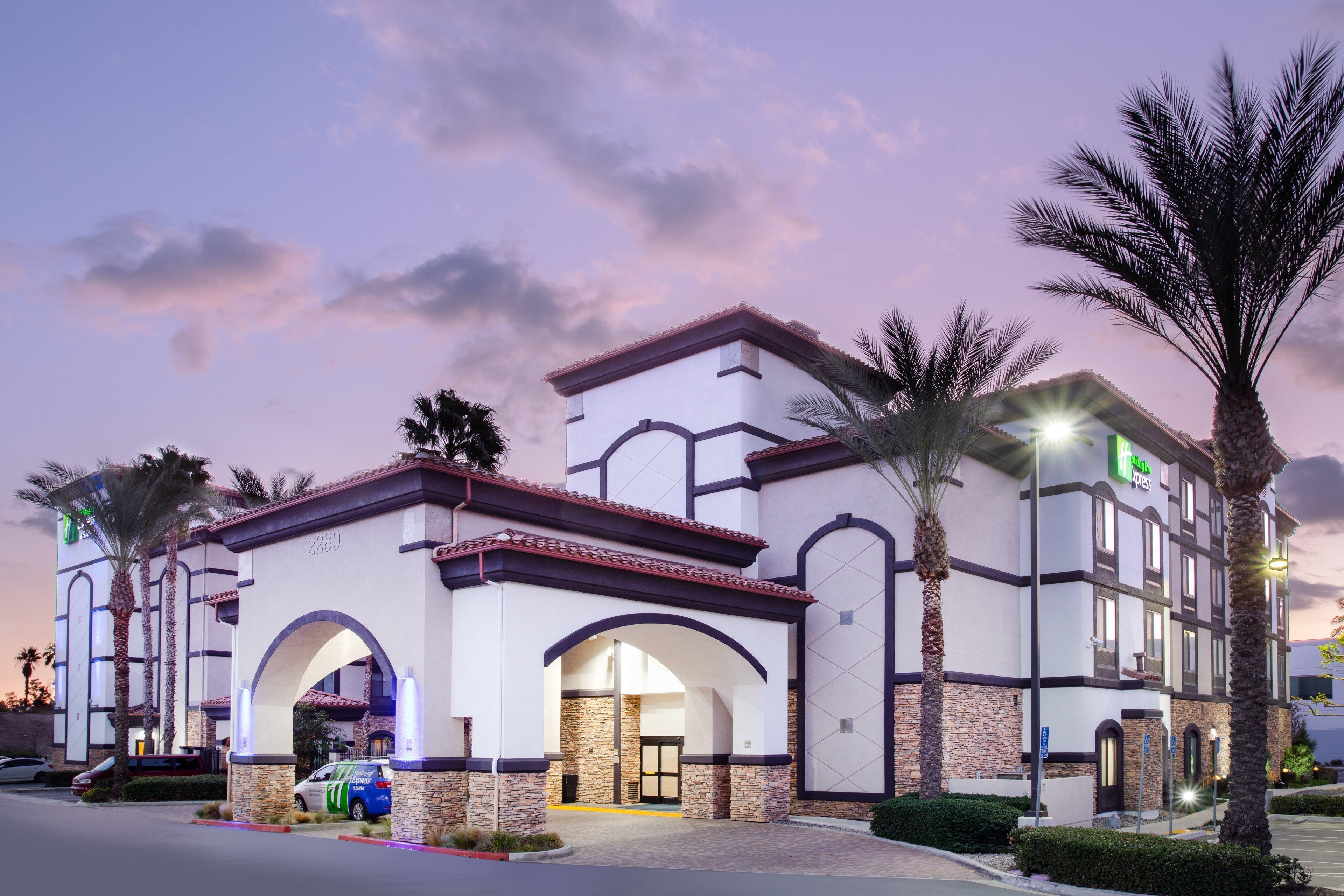 Holiday Inn Express Ontario By Ihg Creekside Ngoại thất bức ảnh